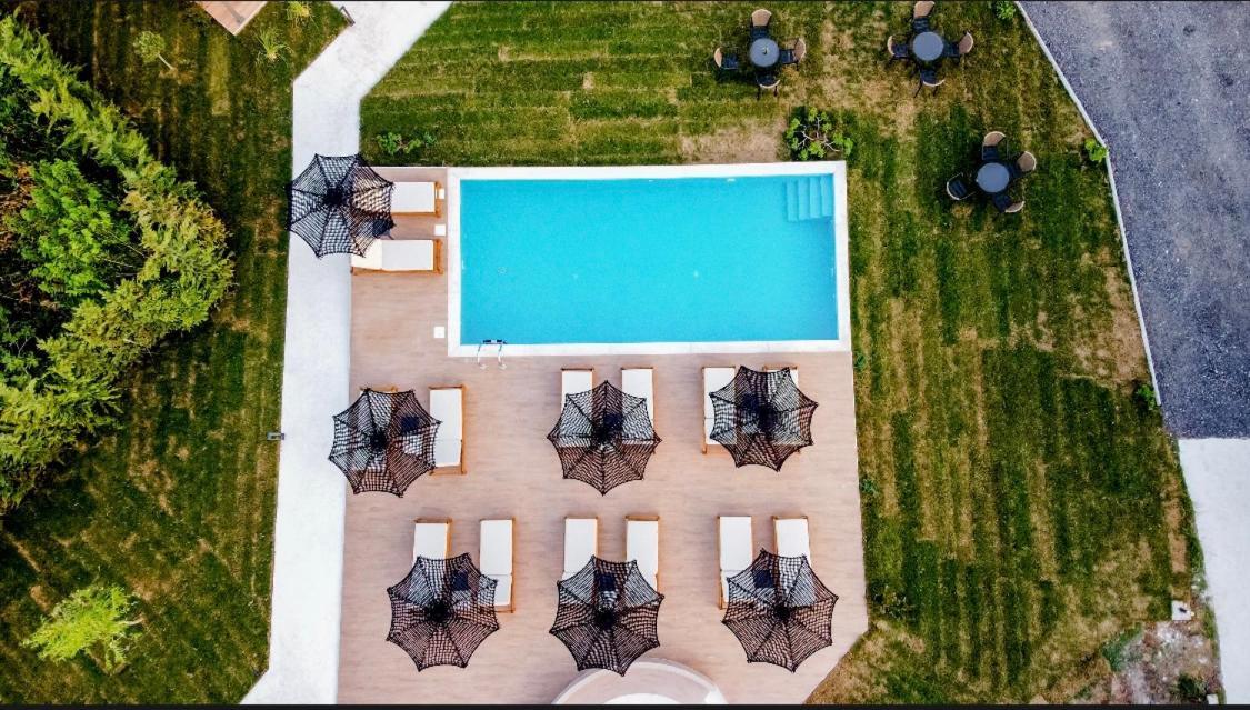 Terra Holiday Homes アスプロヴァルタ エクステリア 写真