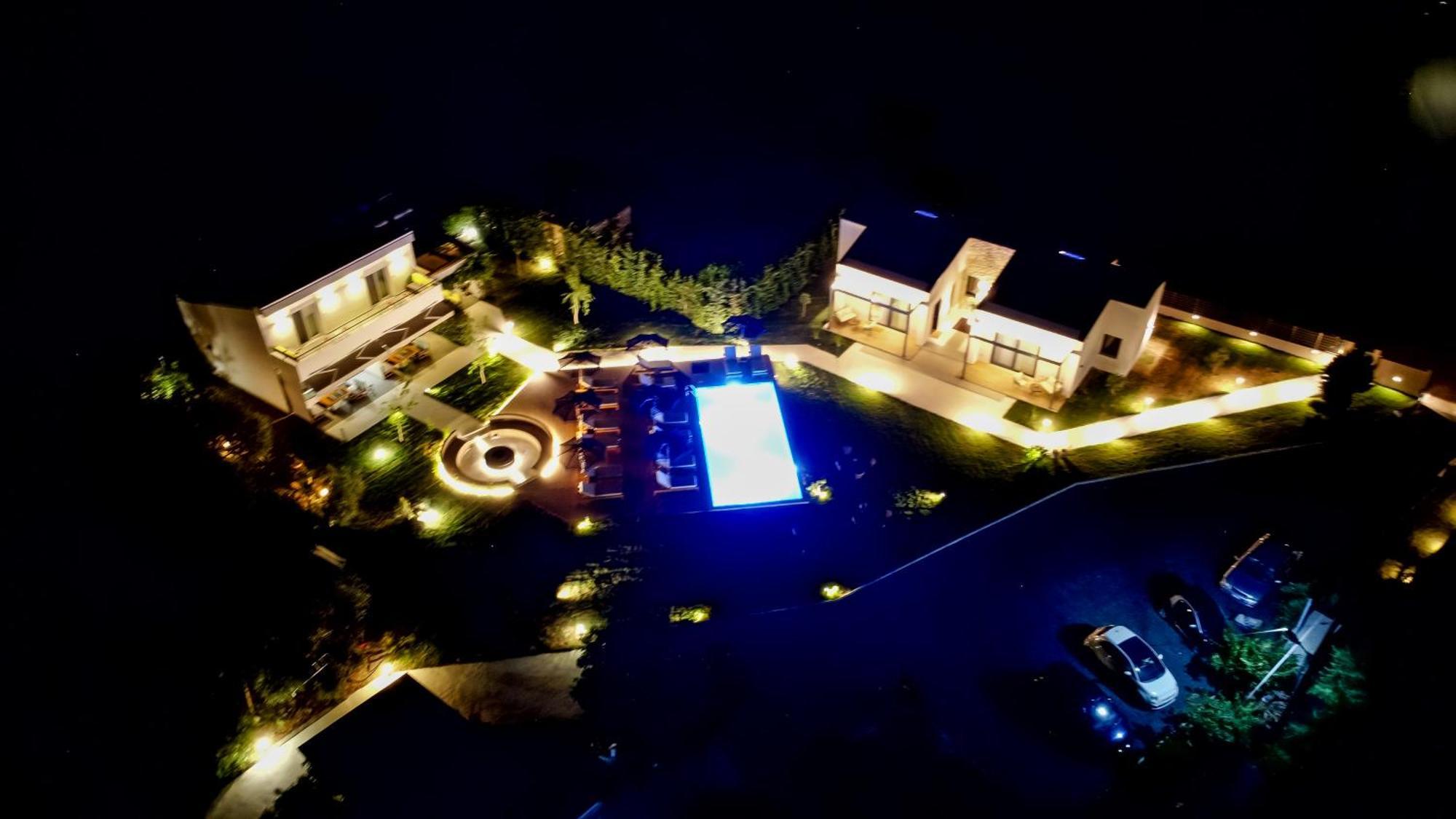 Terra Holiday Homes アスプロヴァルタ エクステリア 写真
