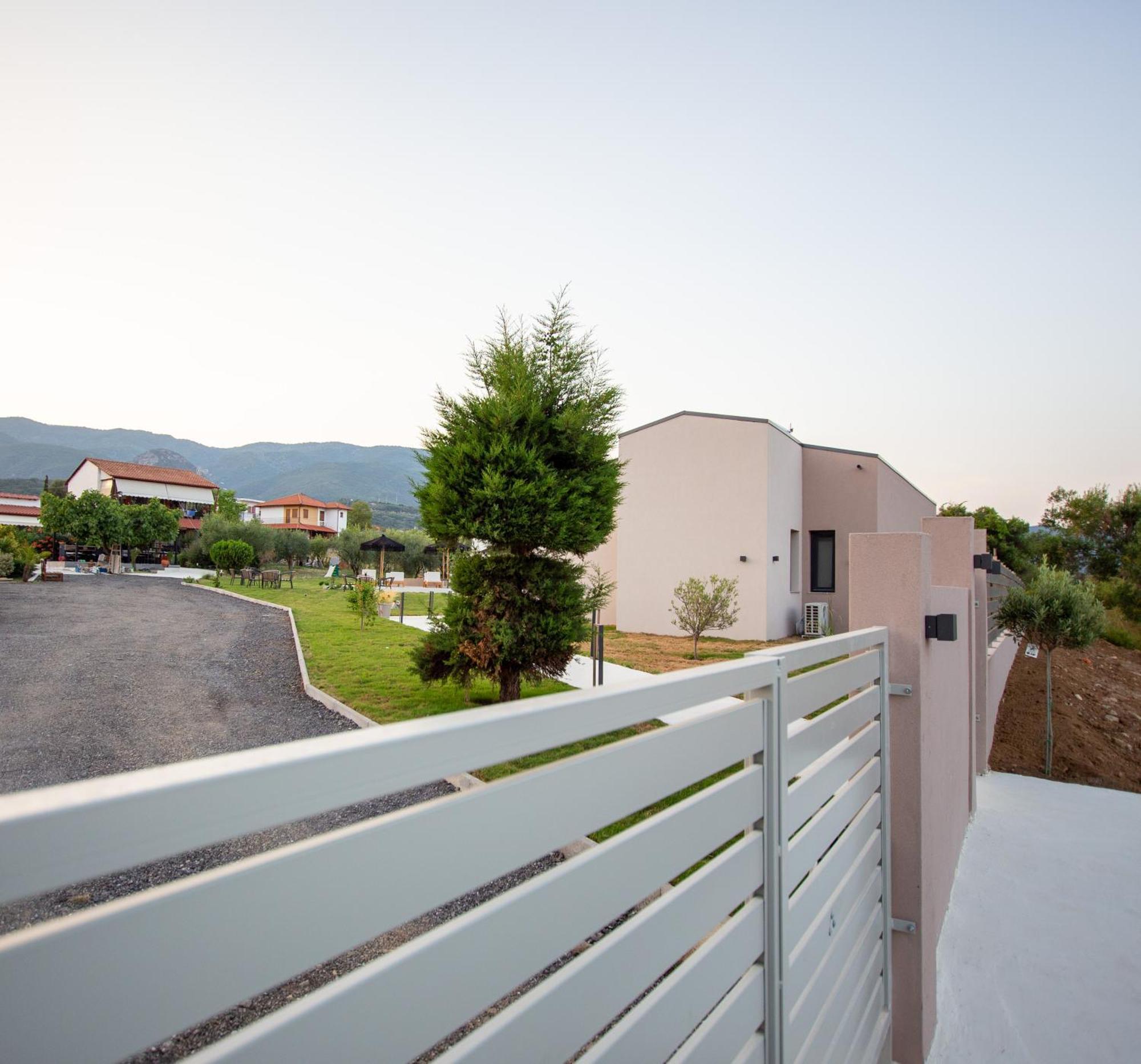 Terra Holiday Homes アスプロヴァルタ エクステリア 写真